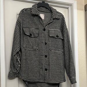 SO Women's Black and White Houndstooth Utility Jacket